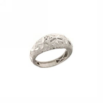 Hammered plate ring