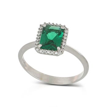 Anello con pietra verde
